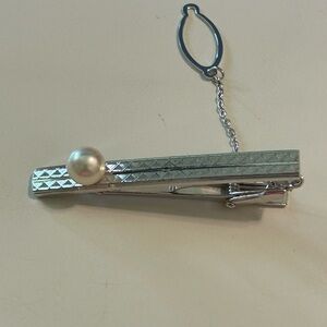 vintage Silver Tie Clip with real Pearl Accent